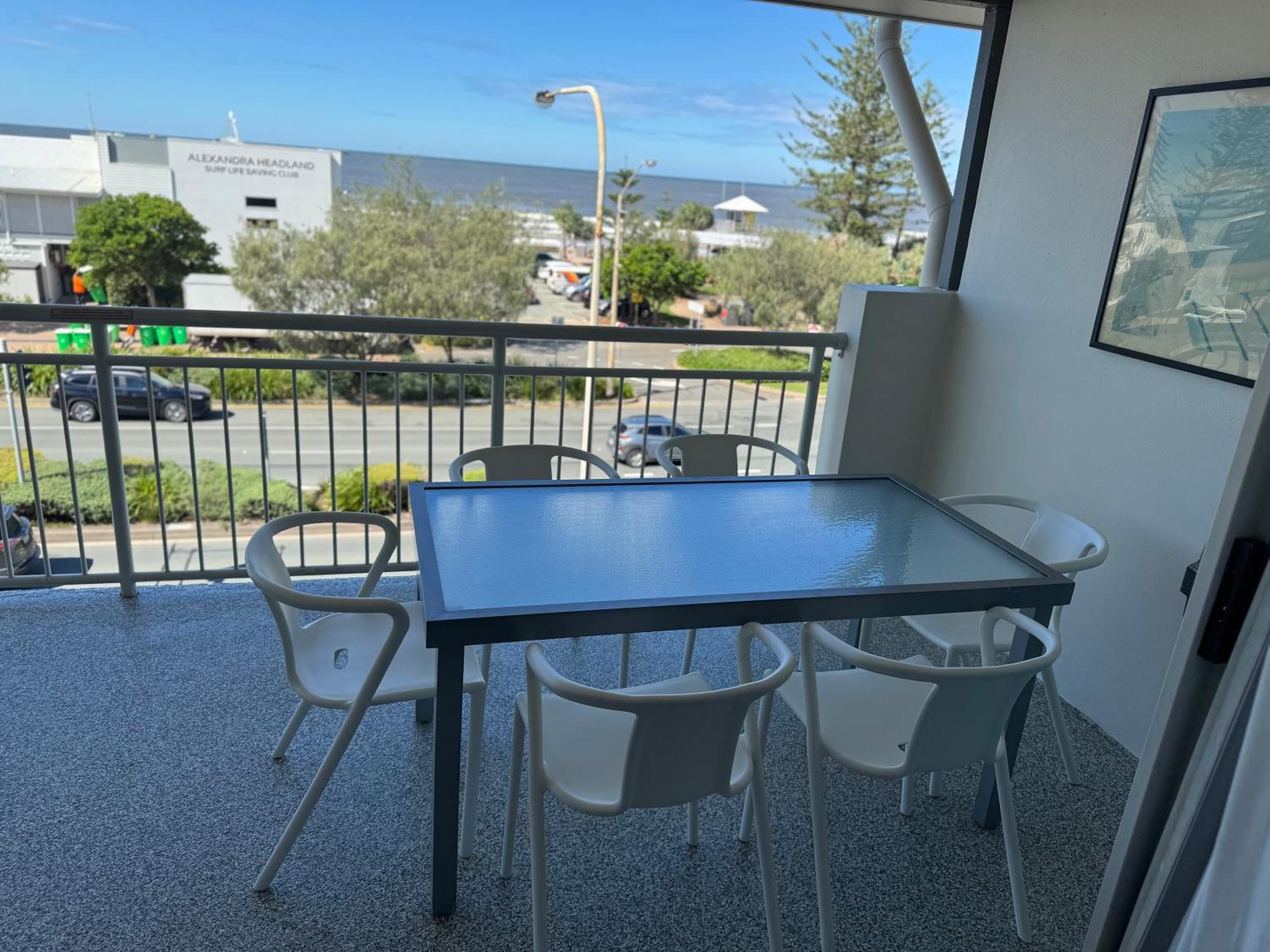 Ocean View - Alexandra Headlands Beachfront Unit Eksteriør billede