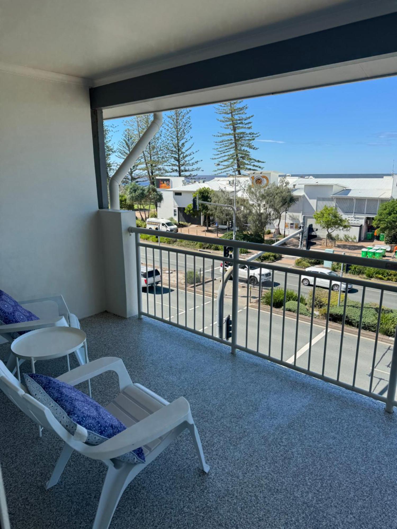 Ocean View - Alexandra Headlands Beachfront Unit Eksteriør billede